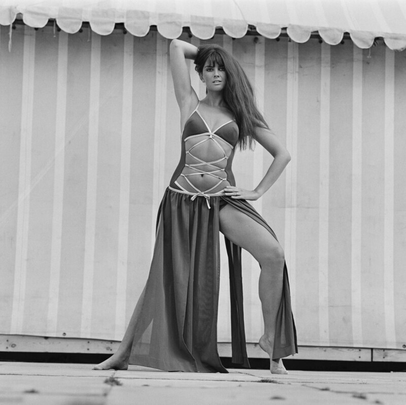 5 октября 1970 года. Британская модель и актриса Кэролайн Манро. Фото М. M. McKeown.