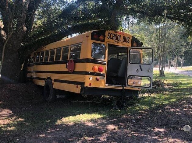 11-летний американец угнал школьный автобус и попытался удрать от полицейских: видео