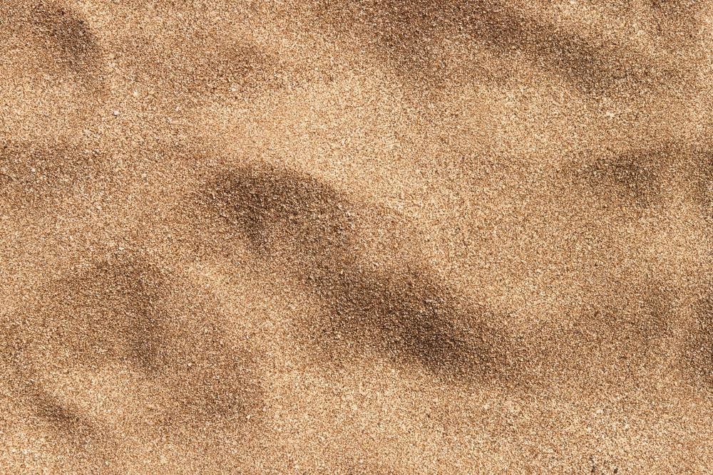 Привычный и практичный: области использования песка