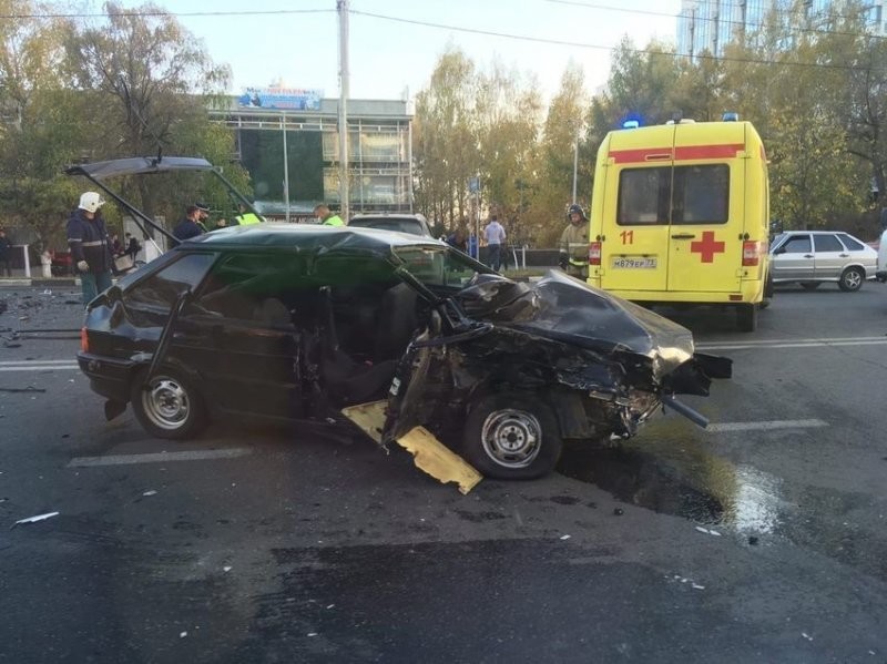 Авария дня. В центре Ульяновска погиб водитель «четырнадцатой»