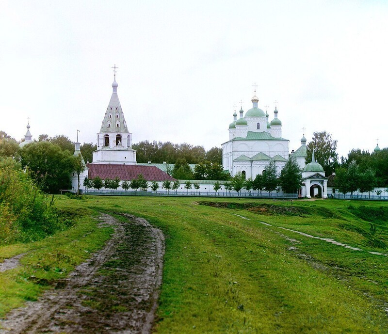 Общий вид Ферапонтовского монастыря близ Можайска. Бородино, 1911