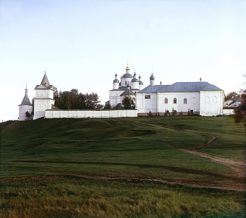 Боковой вид Ферапонтовского монастыря с севера. У Можайска. Бородино, 1911