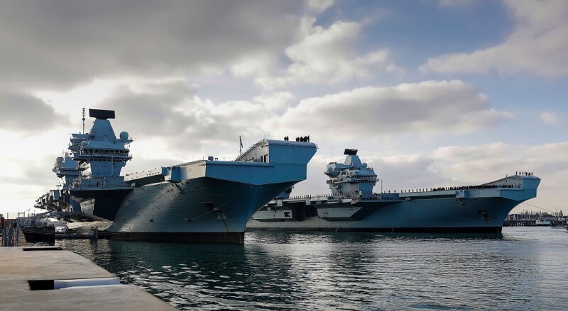 Британские авианосцы HMS Queen Elizabeth и HMS Prince of Wales. (Фото Kyle Heller):