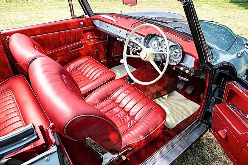 Один из трех автомобилей BMW 503 1957 года выпуска с правым рулем, принадлежавший Джону Сёртису