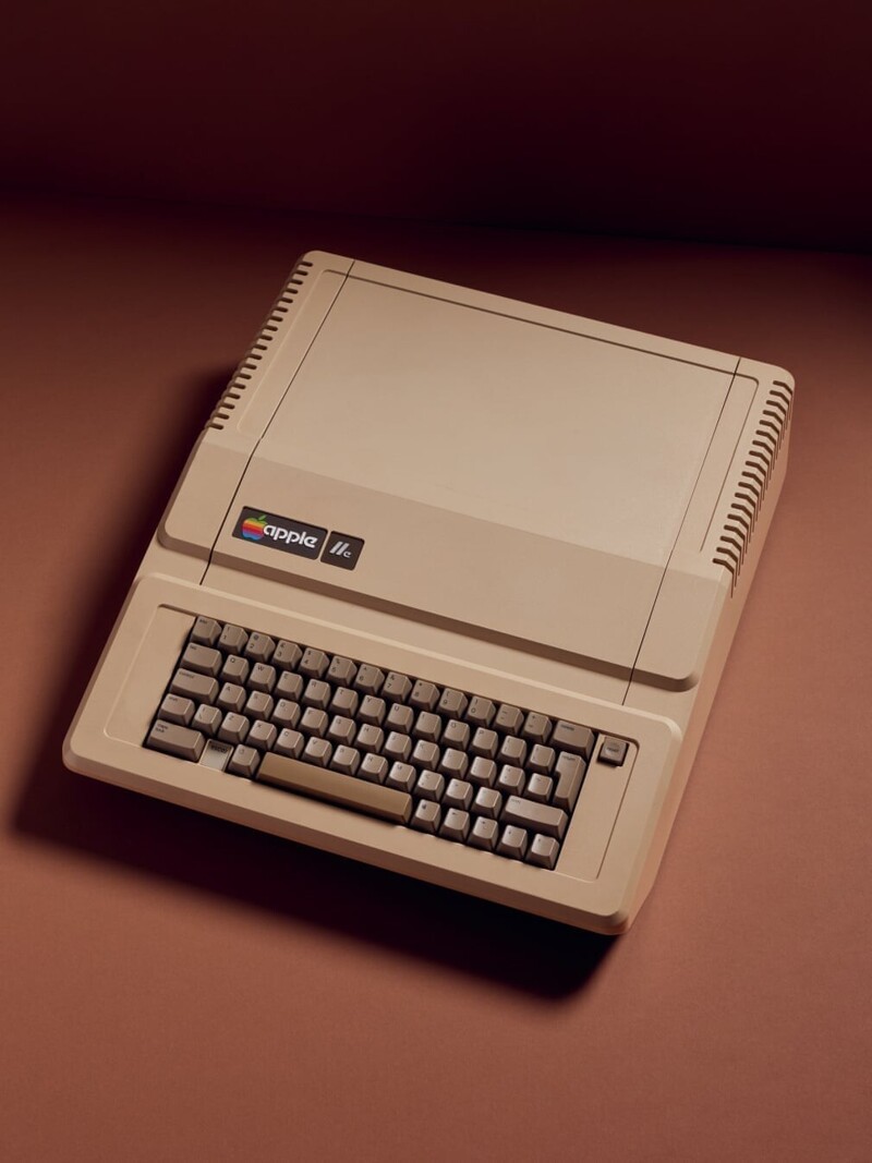Apple IIe (1983).