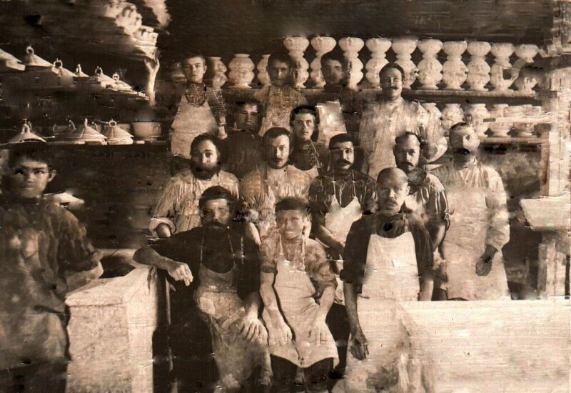 Рабочие фабрики Перевалова.