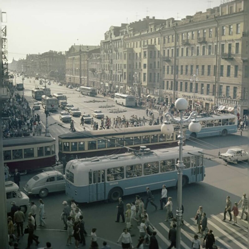 "Час пик" на Невском проспекте. 1973 г.