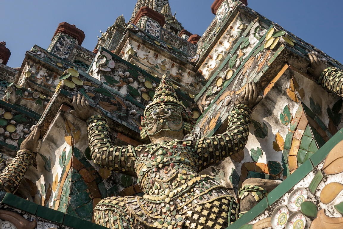 Церковь утренний страж. Ват Арун Бангкок. Храм утренней зари (wat Arun). Храм ват Арун. Храм утренней зари Тайланд.