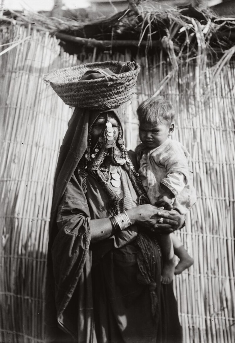 Мать и ребенок. Беэр-Шева. 1900-1920.