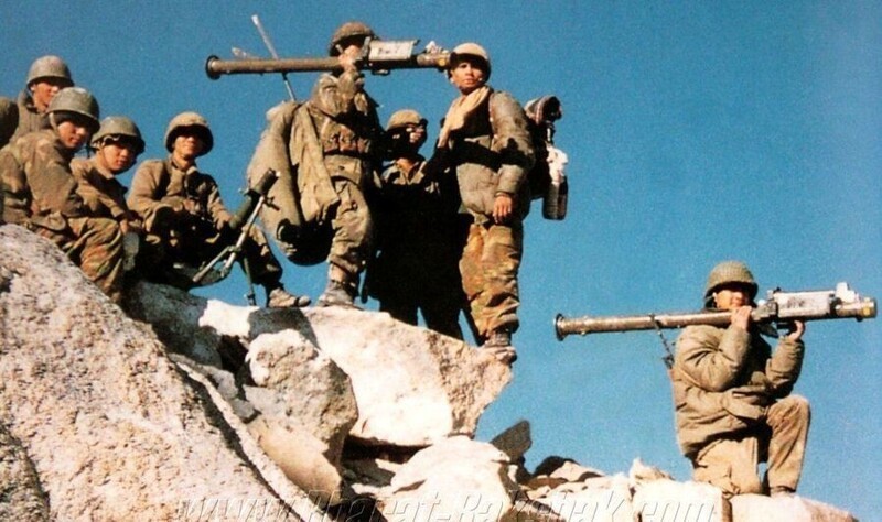 Гуркхи 11-го полка с захваченными «Стингерами» в Каргиле, 1999 год