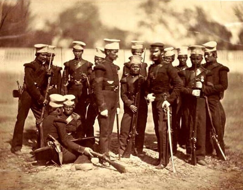 Самая ранняя известная фотография гуркхов (Муссорский батальон) около 1858 года