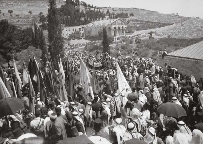 Процессия Неби Муса в Гефсиманском саду. Иерусалим, 1936