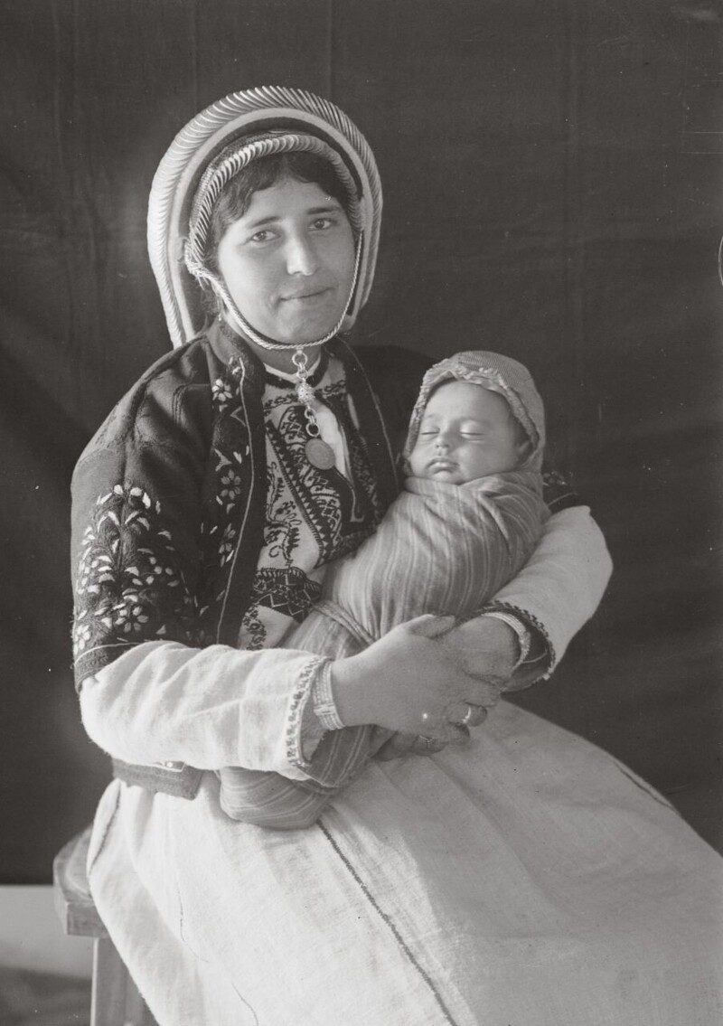 Мать и ребенок. 1934-1939