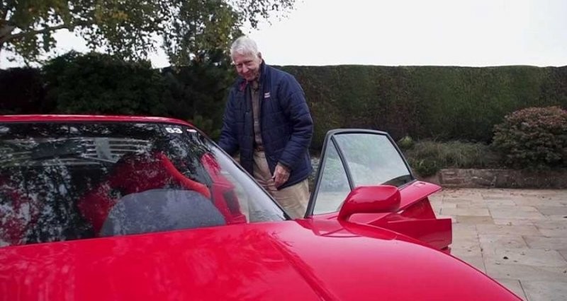 80-летний старик, который все еще с удовольствием водит свой Ferrari F40