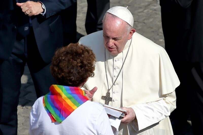 Гейропейские мотивы в Ватикане: Папа Римский поддержал геев