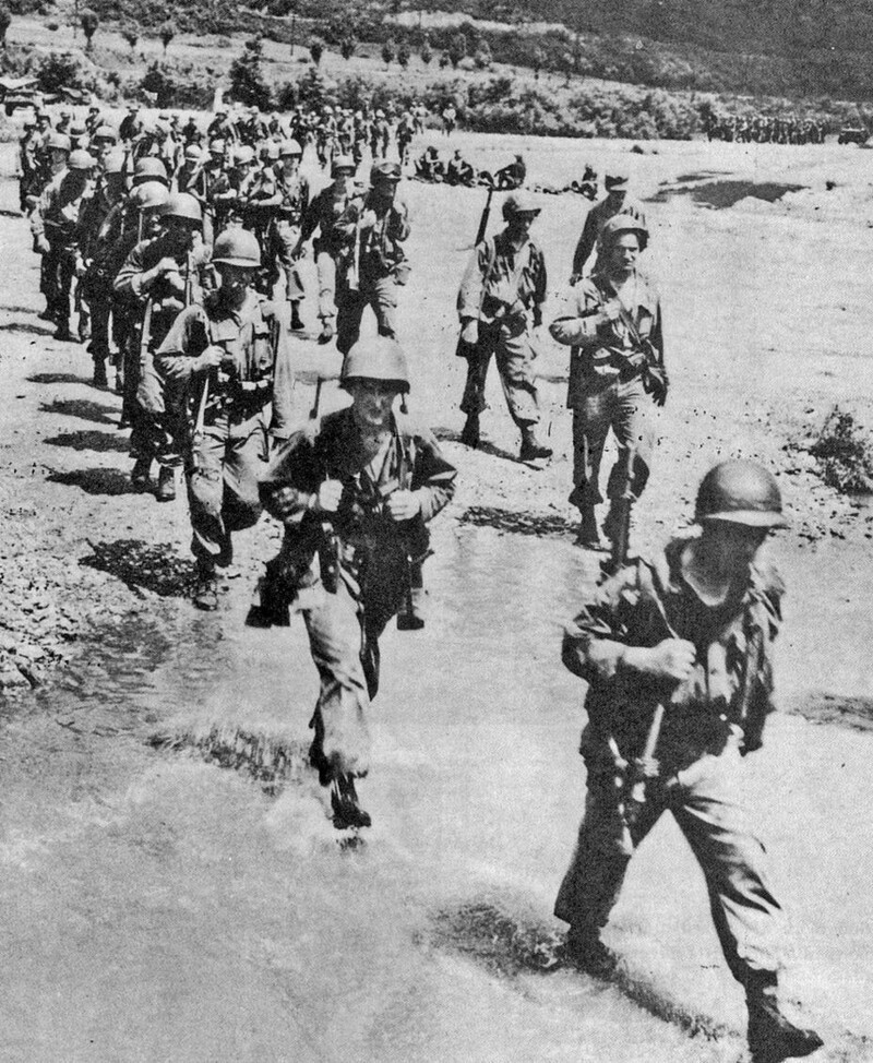 Отступающие части 1-й кавалерийской дивизии, 29 июля 1950 года.