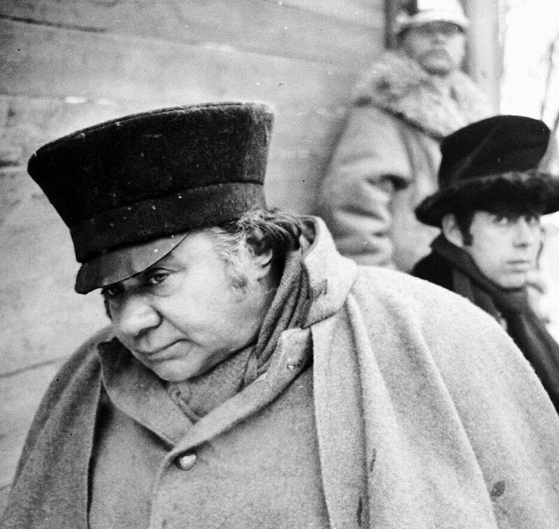 Евгений Леонов на съемках фильма «Женитьба», 1977