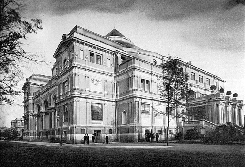 Здание оперного театра Народного дома в Петербурге. 1912 г.
