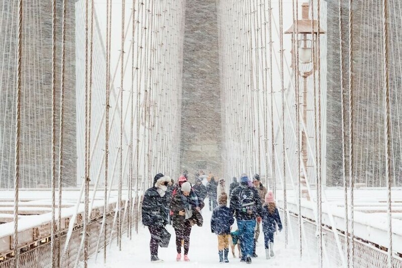 "Бруклинский мост в метель", Нью-Йорк, США. Фотограф Rudolf Sulgan