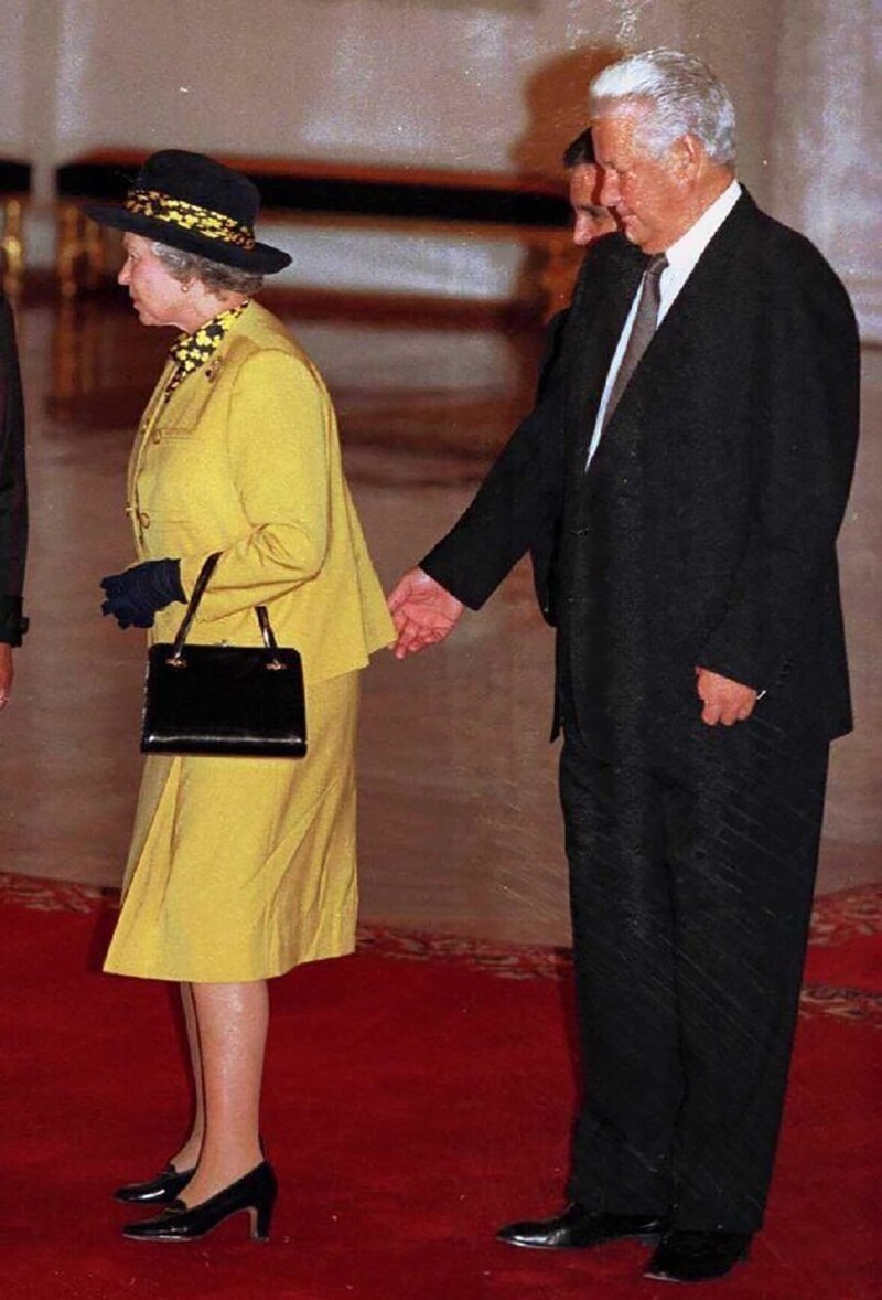 26 лет назад начался первый и, видимо, последний визит Елизаветы II в Россию