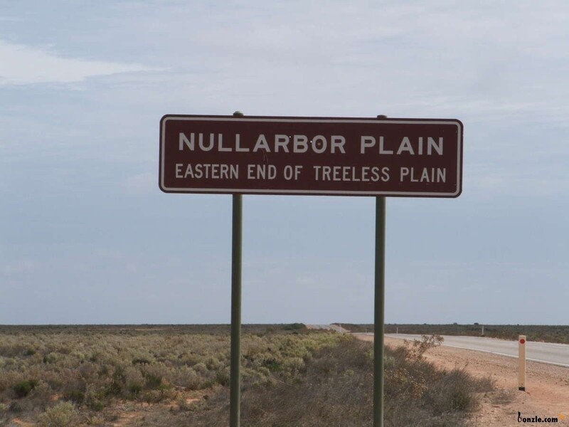 Равнина Налларбор (Nullarbor Plain) и утесы Банда (Bunda Cliffs)