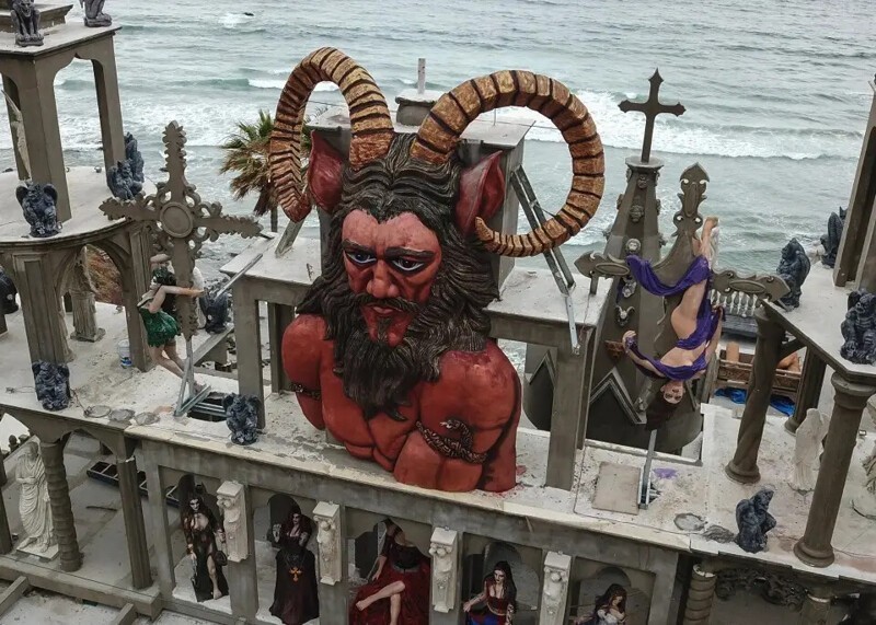 Дьявольское наваждение: прогулка по мексиканскому «замку Сатаны» стоимостью 4 миллиона долларов