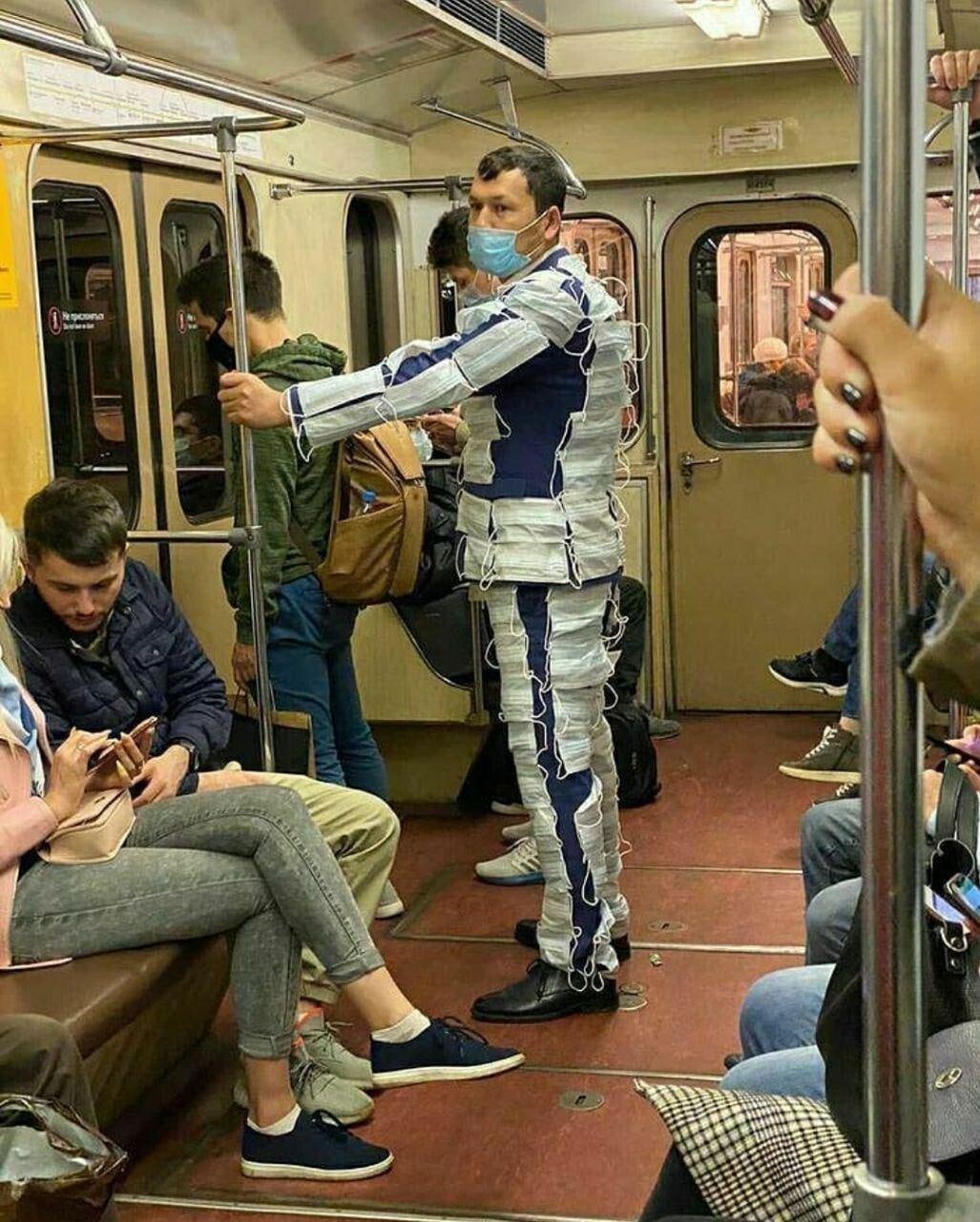 Подросток в московском метро