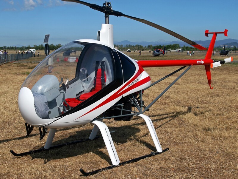 5. Модель вертолета Heli-Sport CH-7