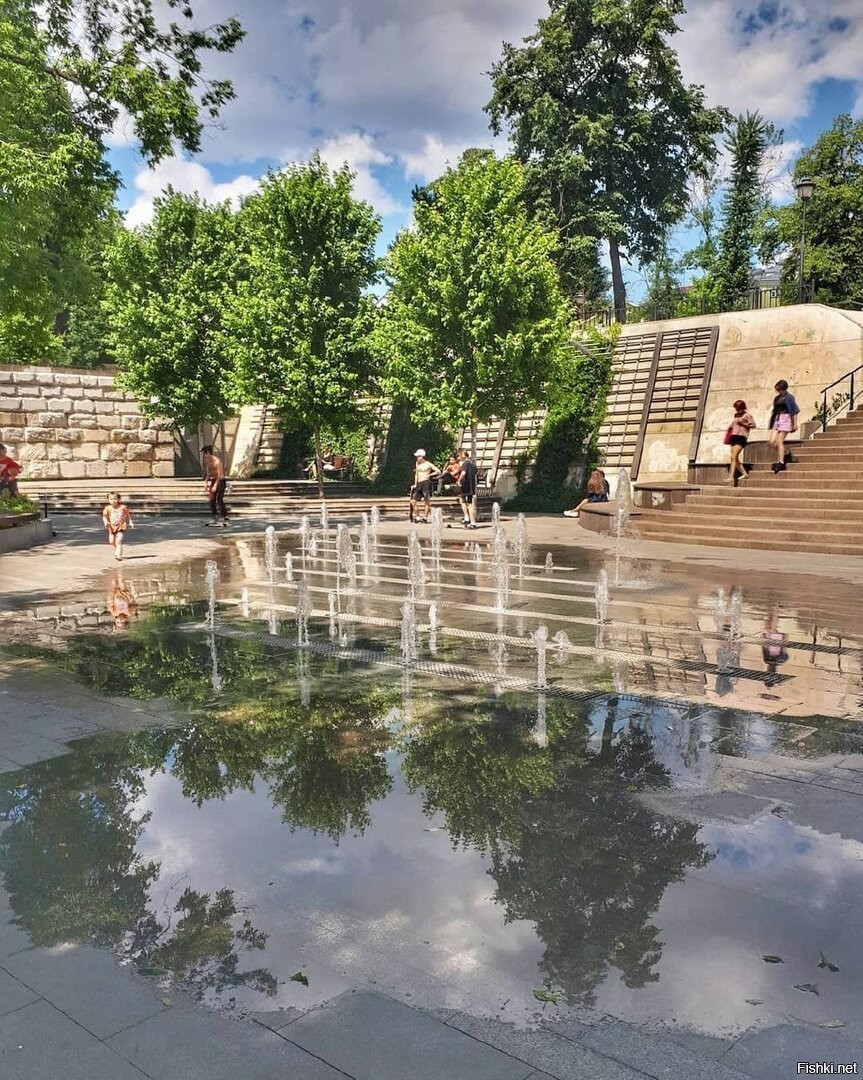 Горки китай город. Парк горки Китай город. Парк горка в большом Спасоглинищевском переулке. Парк горка Москва Китай город. Парк горка синагога.