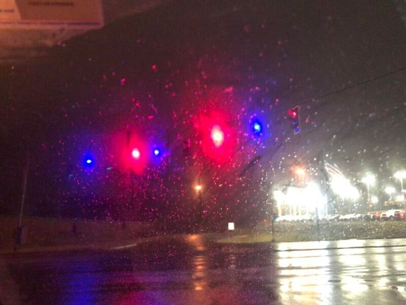 3. В этом городе к светофору добавлены синие огни, которые загораются при приближении автомобилей экстренных служб