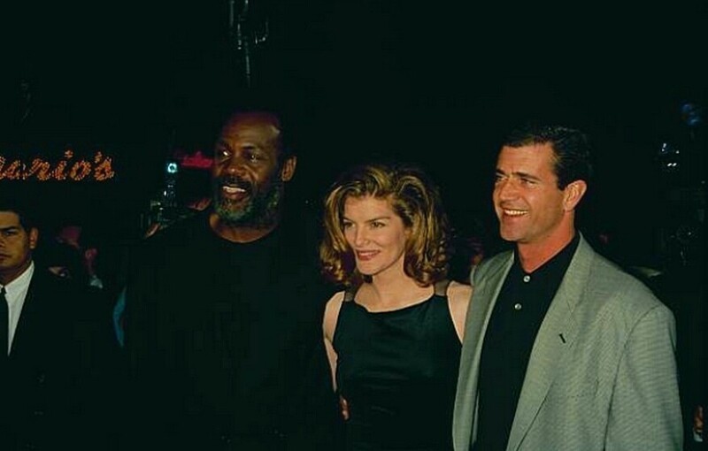 11 мая 1992 года - партнеры по фильму «Смертельное оружие 3» Дэнни Гловер, Рене Руссо и Мел Гибсон на премьере фильма в Лос-Анджелесе.