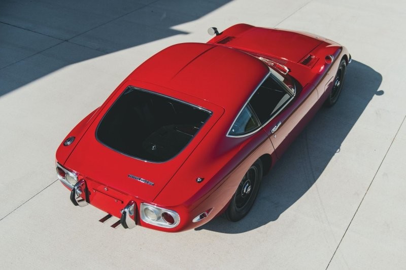 Красивую и легендарную Toyota 2000GT 1967 с левым рулем продали за огромную сумму