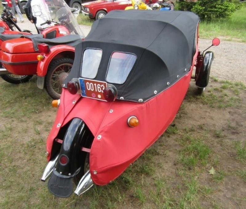 Чехословацкая мотоколяска Velorex с мотором от мотоцикла «Ява»