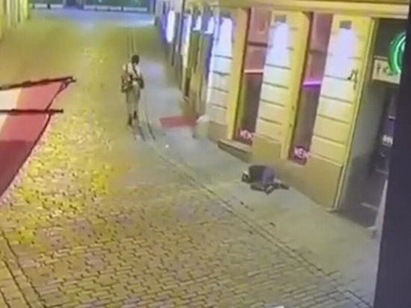 "Появились из ниоткуда": очевидцы рассказали об атаке террористов в Вене