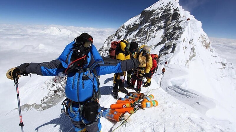 1. Из-за изменения давления на высоте альпинисты испытывают длительные "приступы" эрекции