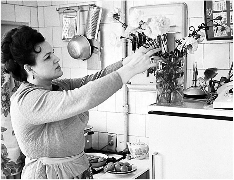 Людмила Зыкина на кухне. 1970 год. Фото Валентина Кузьмина /Фотохроника ТАСС/