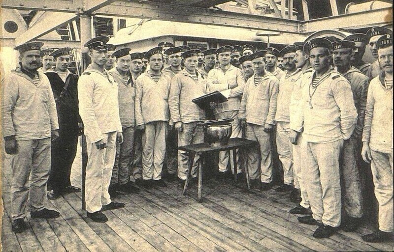 1910. Линейный корабль «Слава». Традиционная чарка.