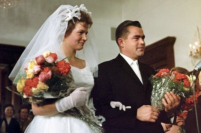 3 ноября 1963 года поженились космонавты Валентина Терешкова и Андриян Николаев.