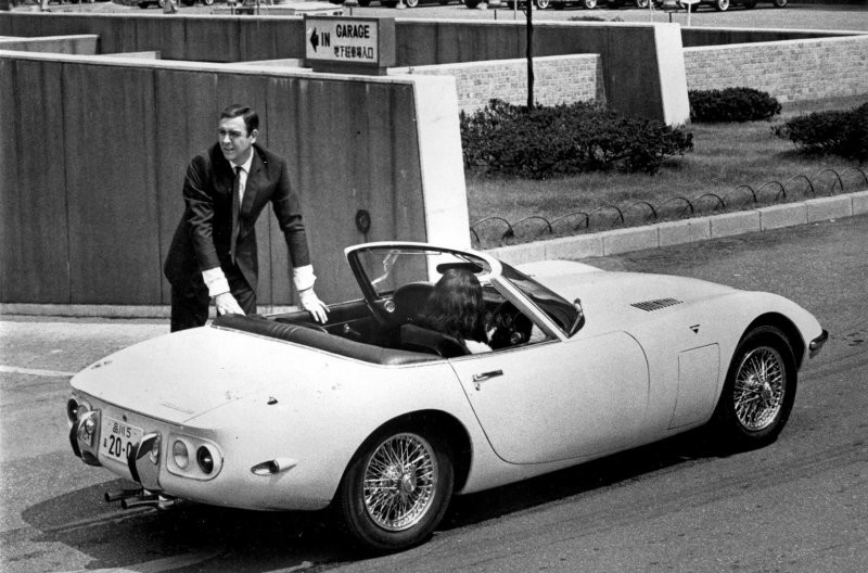 1967 год, You only live twice: Toyota 2000GT