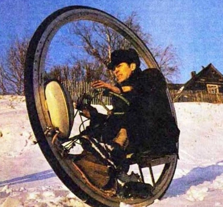 Интроцикл Эдуарда Мельникова 1976 год. Он мог развить скорость до 60 км/ч