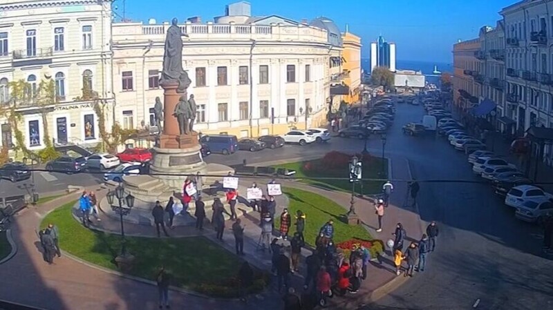 В Одессе активисты потребовали снести памятник Екатерине II. Напомню... Одесса - город миллионер...