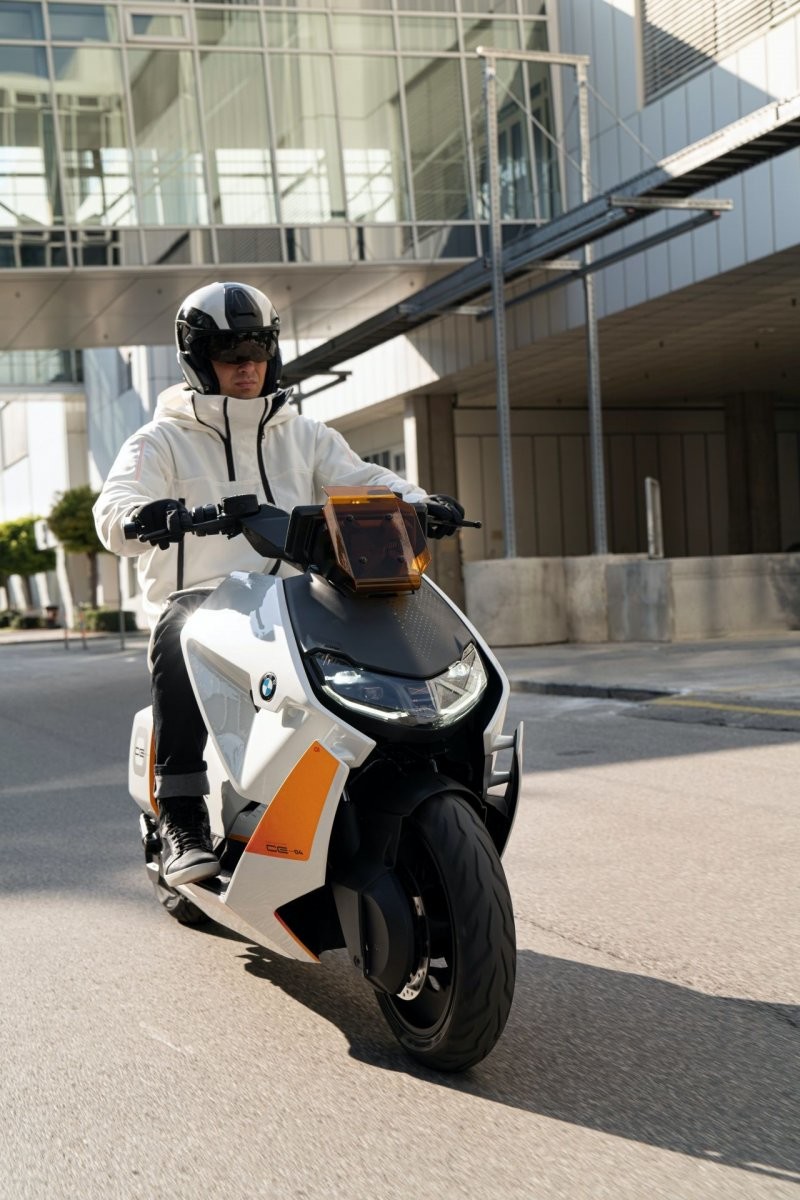 BMW Motorrad Definition CE 04 — новый городской эталон транспорта на двух колесах