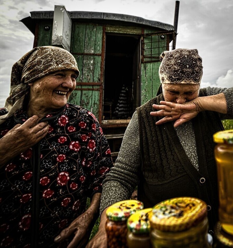 "Пасечницы" - Дин Идон, Украина