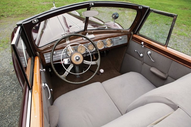 Packard 12 Sedan — первый серийный легковой автомобиль с кондиционером