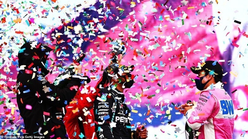 Льюис Хэмилтон стал семикратным чемпионом "Формулы-1", повторив рекорд Шумахера