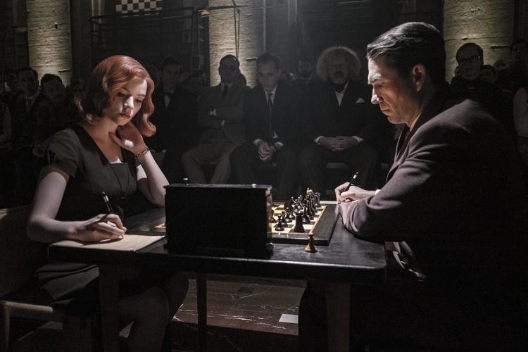 5. Изначально создатель сериала Скотт Фрэнк предложил Гарри Каспарову роль Боргова, но тот отклонил предложение и вместо этого стал консультантом по шахматам.
