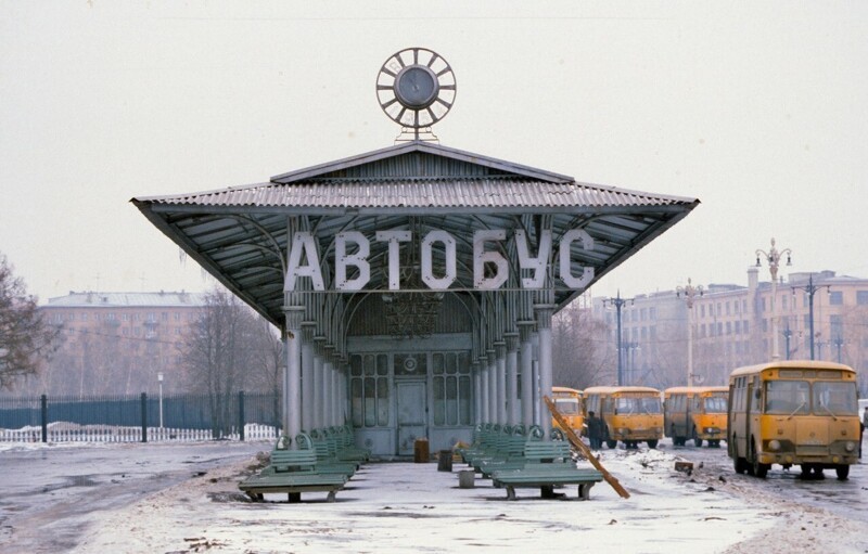 Автобусная станция в районе ВДНХ, Москва, СССР, 1980-е
