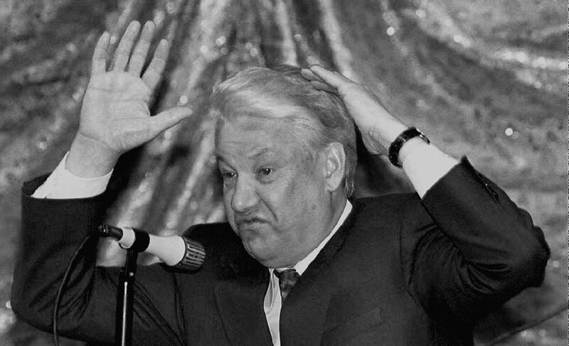 1992. 15 мая. Президент России Борис Ельцин выступает на пресс-конференции после закрытия саммита Содружества Независимых Государств.