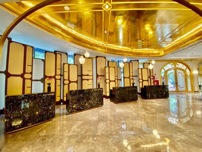 Первый в мире позолоченный отель открыли во Вьетнаме