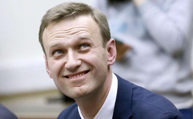 Навальный рассчитывает на статус политического беженца и материальную поддержку